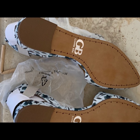Gianni Bini Sandals New - Picture 7 of 8